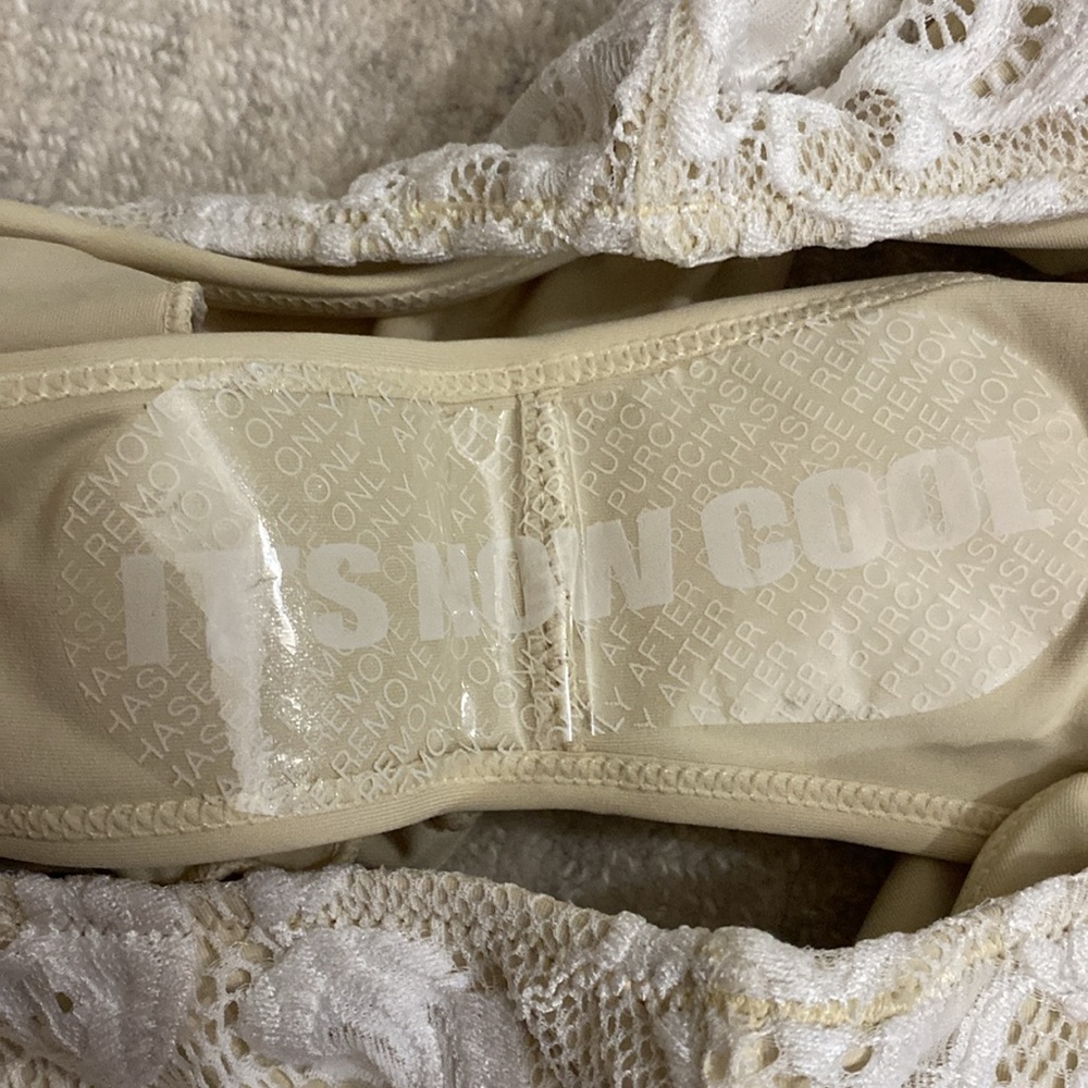 It’s Now Cool Women’s White and Beige Eyelet Bikini Bottom. Size XS. New! - Picture 2 of 4